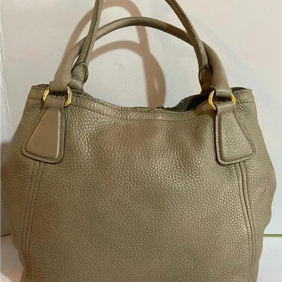 Prada gray pebbled leather satchel handbag - Picture 5 of 16